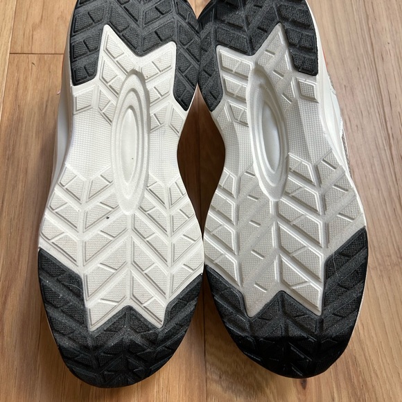 Rockport white and Orange Athletic Sneakers women’s size 7 or men’s size 5 - Picture 6 of 9